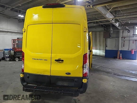 2019 Ford Transit z VIN 1FTYR3XM7KKA24824, wystawiony jako IAAI lot #42500762 z przebiegiem 75 307 mil mil oraz . Historia ofert i sprzedaży dostępna na DreamBid. Obrazek 30.