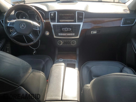 2013 Mercedes-Benz GL 450 z VIN 4JGDF7CE7DA216651, wystawiony jako Copart lot #53931335 z przebiegiem 141 167 mil mil oraz Szkoda całkowita • Salvage title. Historia ofert i sprzedaży dostępna na DreamBid. Obrazek 8.