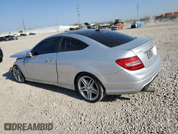 2013 Mercedes-Benz C 250 с VIN WDDGJ4HB9DG010716, выставлен на аукционе Copart как лот 54128125 с пробегом 137 915 миль миль и Списание • Salvage title. История ставок и продаж доступна на DreamBid. Изображение 2.