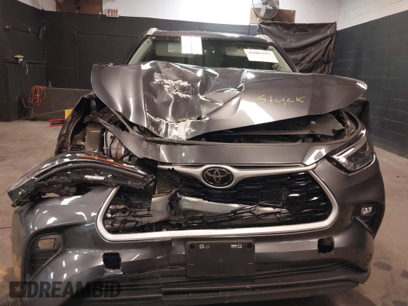 2023 Toyota Highlander L z VIN 5TDKDRBH2PS022528, wystawiony jako IAAI lot #42001557 z przebiegiem 29 527 mil mil oraz . Historia ofert i sprzedaży dostępna na DreamBid. Obrazek 6.