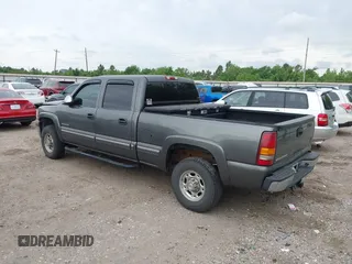 2002 Chevrolet Silverado 1500HD LT z VIN 1GCGC13U52F214511, wystawiony jako IAAI lot #42154128 z przebiegiem 110 760 mil mil oraz . Historia ofert i sprzedaży dostępna na DreamBid. Obrazek 3.