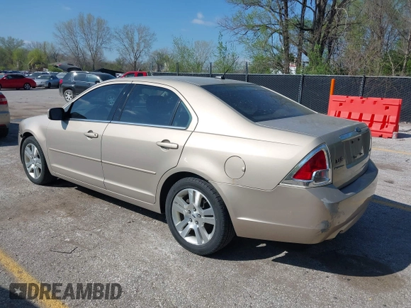 2007 Ford Fusion SEL with VIN 3FAHP081X7R172709, listed as a IAAI auction lot 42018164 with 156,931 mi miles. Bid and sale history available at carsss.com. Image 3.