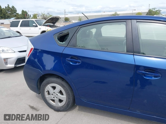 2011 Toyota Prius I z VIN JTDKN3DU6B0267820, wystawiony jako IAAI lot #41980110 z przebiegiem 136 729 mil mil oraz . Historia ofert i sprzedaży dostępna na DreamBid. Obrazek 6.