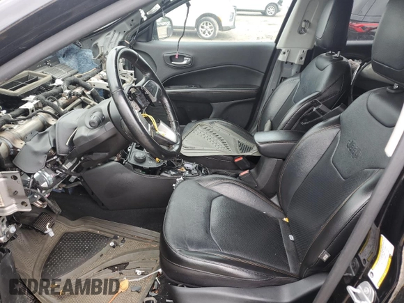 2020 Jeep Compass Limited z VIN 3C4NJDCB0LT211925, wystawiony jako Copart lot #63989255 z przebiegiem Nie podano mil oraz Czysty tytuł • Clean title. Historia ofert i sprzedaży dostępna na DreamBid. Obrazek 7.