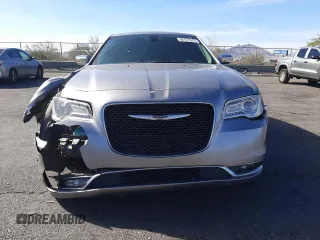 2016 Chrysler 300 C z VIN 2C3CCAEG9GH147556, wystawiony jako Copart lot #56751675 z przebiegiem 79 422 mil mil oraz Szkoda całkowita • Salvage title. Historia ofert i sprzedaży dostępna na DreamBid. Obrazek 5.