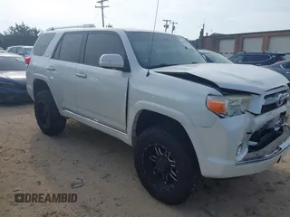 2011 Toyota 4Runner Trail z VIN JTEBU5JRXB5058223, wystawiony jako IAAI lot #42277953 z przebiegiem 269 868 mil mil oraz . Historia ofert i sprzedaży dostępna na DreamBid. Obrazek 1.