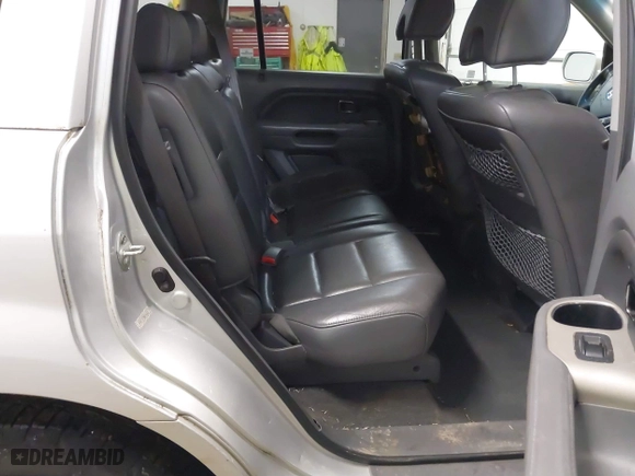 2008 Honda Pilot EX-L with VIN 5FNYF18758B006821, listed as a IAAI auction lot 41642008 with 195,678 mi miles. Bid and sale history available at carsss.com. Image 8.