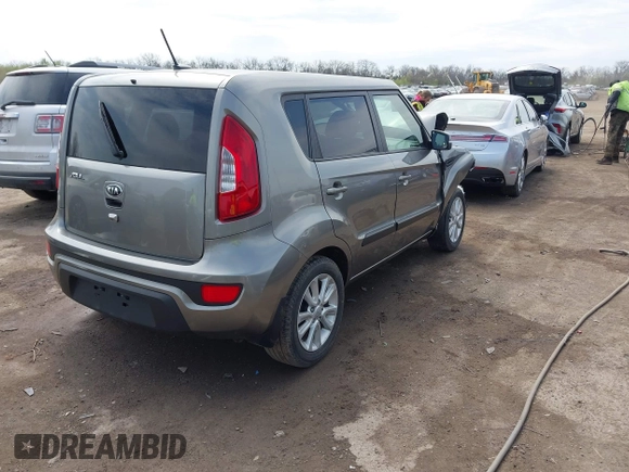 2013 Kia Soul + with VIN KNDJT2A66D7627843, listed as a IAAI auction lot 41961701 with 78,999 mi miles. Bid and sale history available at carsss.com. Image 4.