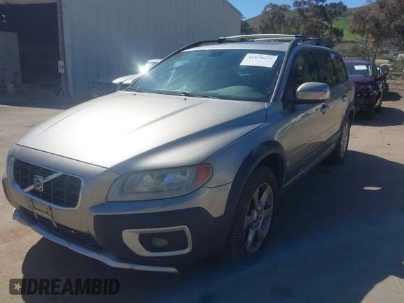 2008 Volvo XC70 with VIN YV4BZ982681006008, listed as a IAAI auction lot 41870625 with 248,341 mi miles. Bid and sale history available at carsss.com. Image 17.