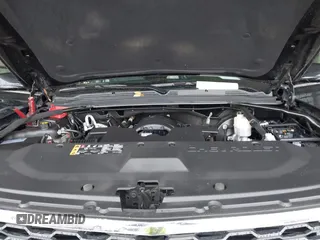 2020 Chevrolet Suburban LT z VIN 1GNSKHKC4LR304237, wystawiony jako IAAI lot #41179977 z przebiegiem 94 302 mil mil oraz . Historia ofert i sprzedaży dostępna na DreamBid. Obrazek 10.