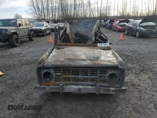 1976 Ford Bronco z VIN U15GLA26168, wystawiony jako Copart lot #83071204 z przebiegiem Nie podano mil oraz Szkoda całkowita • Salvage title. Historia ofert i sprzedaży dostępna na DreamBid. Obrazek 5.