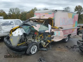 2018 GMC Savana z VIN 1GD07RFPXJ1901517, wystawiony jako Copart lot #77804134 z przebiegiem Nie podano mil oraz Nie do naprawy. Historia ofert i sprzedaży dostępna na DreamBid. Obrazek 1.