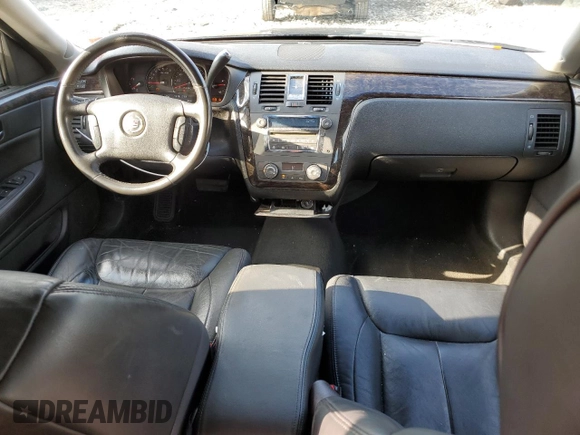 2011 Cadillac DTS z VIN 1G6KA5E69BU102492, wystawiony jako Copart lot #79293954 z przebiegiem 182 372 mil mil oraz Szkoda całkowita • Salvage title. Historia ofert i sprzedaży dostępna na DreamBid. Obrazek 8.