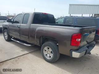 2008 Chevrolet Silverado 1500 LT w/1LT with VIN 2GCEC19J381213233, listed as a IAAI auction lot 41742515 with 241,275 mi miles. Bid and sale history available at carsss.com. Image 3.