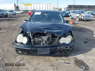 2004 Mercedes-Benz C 240 с VIN WDBRF81J84F536367, выставлен на аукционе IAAI как лот 41940002 с пробегом Не указан миль и . История ставок и продаж доступна на DreamBid. Изображение 6.