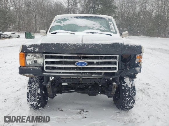 1989 Ford F-250 with VIN 1FTHF26H1KLA36131, listed as a Copart auction lot 44291385 with 85,183 mi miles and Clean Title. Bid and sale history available at DreamBid. Image 5.