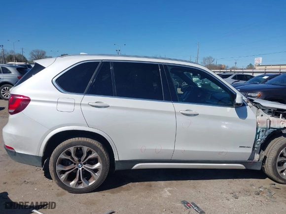 2017 BMW X5 sDrive35i with VIN 5UXKR2C38H0U21801, listed as a IAAI auction lot 41732946 with 195,822 mi miles. Bid and sale history available at carsss.com. Image 14.
