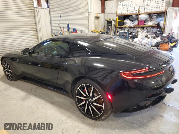 2018 Aston Martin DB11 z VIN SCFRMFAV6JGL03707, wystawiony jako Copart lot #81757644 z przebiegiem Nie podano mil oraz Szkody całkowita. Historia ofert i sprzedaży dostępna na DreamBid. Obrazek 2.