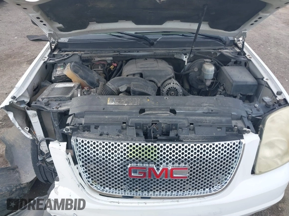 2008 GMC Yukon SLT w/4SB with VIN 1GKFC13J78R156057, listed as a IAAI auction lot 41822580 with 296,954 mi miles. Bid and sale history available at carsss.com. Image 10.