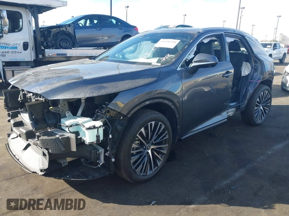 2024 Lexus RX 350h z VIN 2T2BBMCA5RC039812, wystawiony jako IAAI lot #41430348 z przebiegiem 6 076 mil mil oraz . Historia ofert i sprzedaży dostępna na DreamBid. Obrazek 19.