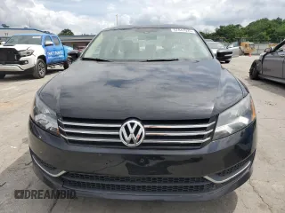 2014 Volkswagen Passat SE z VIN 1VWBT7A38EC049323, wystawiony jako Copart lot #57847025 z przebiegiem 86 241 mil mil oraz Tytuł czysty. Historia ofert i sprzedaży dostępna na DreamBid. Obrazek 5.
