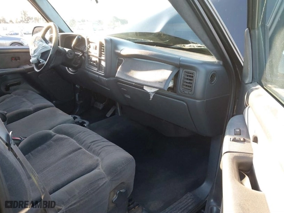 2002 Chevrolet Silverado 1500 with VIN 1GCEC14V42Z105521, listed as a IAAI auction lot 41827521 with 156,264 mi miles. Bid and sale history available at carsss.com. Image 5.
