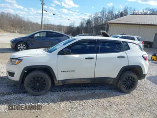 2021 Jeep Compass Sport with VIN 3C4NJDAB3MT555219, listed as a IAAI auction lot 41587525 with 50,427 mi miles and . Bid and sale history available at carsss.com. Image 14.