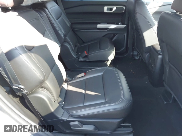 2024 Ford Explorer XLT with VIN 1FMSK7DH5RGA42479, listed as a IAAI auction lot 41667832 with 6,042 mi miles and . Bid and sale history available at DreamBid. Image 8.
