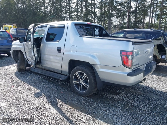 2013 Honda Ridgeline Sport with VIN 5FPYK1F70DB015247, listed as a IAAI auction lot 41693038 with 81,386 mi miles. Bid and sale history available at carsss.com. Image 3.