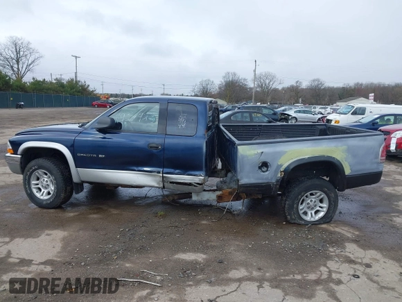 2001 Dodge Dakota Sport with VIN 1B7GG22N81S220121, listed as a IAAI auction lot 41907923 with Not Provided miles and . Bid and sale history available at carsss.com. Image 6.