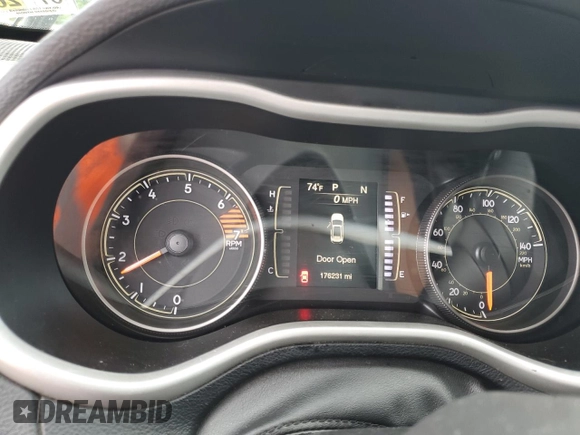 2018 Jeep Cherokee Latitude Plus with VIN 1C4PJLLB4JD605417, listed as a Copart auction lot 58005145 with 176,231 mi miles and Salvage title. Bid and sale history available at DreamBid. Image 9.