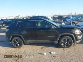 2020 Jeep Compass Altitude z VIN 3C4NJCBB8LT133924, wystawiony jako IAAI lot #41750958 z przebiegiem Nie podano mil oraz . Historia ofert i sprzedaży dostępna na DreamBid. Obrazek 13.