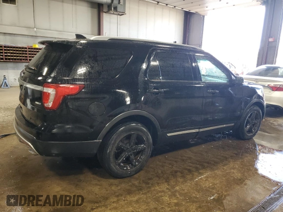 2017 Ford Explorer XLT z VIN 1FM5K8DH4HGA14335, wystawiony jako Copart lot #62102425 z przebiegiem 135 191 mil mil oraz Szkoda całkowita • Salvage title. Historia ofert i sprzedaży dostępna na DreamBid. Obrazek 3.