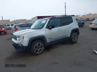 2017 Jeep Renegade Limited z VIN ZACCJBDB8HPE80599, wystawiony jako IAAI lot #41924622 z przebiegiem 91 058 mil mil oraz . Historia ofert i sprzedaży dostępna na DreamBid. Obrazek 18.
