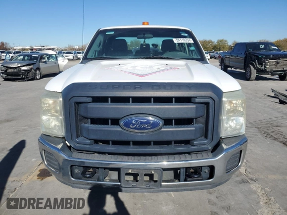 2013 Ford F-250 XL z VIN 1FT7X2A62DEB03759, wystawiony jako Copart lot #84110354 z przebiegiem 242 637 mil mil oraz Szkoda całkowita • Salvage title. Historia ofert i sprzedaży dostępna na DreamBid. Obrazek 5.