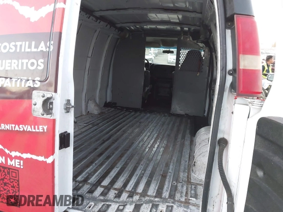 2006 Chevrolet Express Cargo Van with VIN 1GCGG25V861159751, listed as a IAAI auction lot 41121656 with 190,252 mi miles. Bid and sale history available at carsss.com. Image 8.