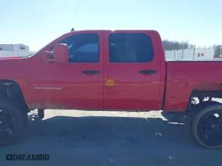 2011 Chevrolet Silverado 1500 LT with VIN 3GCPKSE31BG403653, listed as a IAAI auction lot 41764157 with 207,967 mi miles. Bid and sale history available at carsss.com. Image 15.