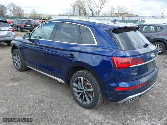 2024 Audi Q5 S line Premium Plus with VIN WA1EAAFY2R2018050, listed as a IAAI auction lot 41887903 with 15,685 mi miles. Bid and sale history available at carsss.com. Image 3.