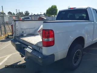 2007 Ford F-150 XLT with VIN 1FTPX14527KD42148, listed as a IAAI auction lot 42077816 with 267,360 mi miles. Bid and sale history available at carsss.com. Image 14.
