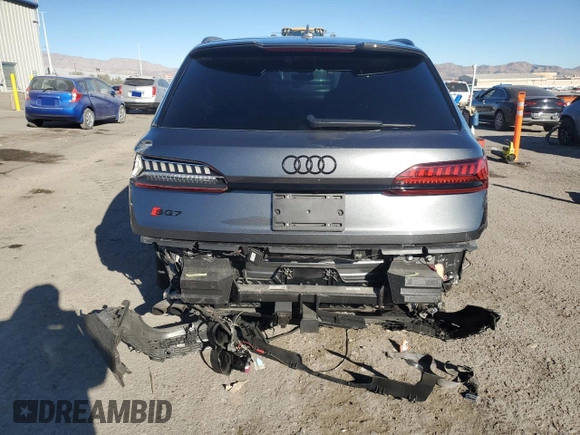 2023 Audi SQ7 Prestige z VIN WA1VWBF79PD019597, wystawiony jako Copart lot #84247404 z przebiegiem 17 010 mil mil oraz Szkoda całkowita • Salvage title. Historia ofert i sprzedaży dostępna na DreamBid. Obrazek 6.