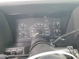 1995 GMC Safari z VIN 1GDDM19W2SB525888, wystawiony jako Copart lot #81358954 z przebiegiem 121 066 mil mil oraz Szkody całkowita. Historia ofert i sprzedaży dostępna na DreamBid. Obrazek 9.