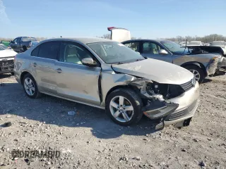 2014 Volkswagen Jetta TDI with VIN 3VWLL7AJ8EM266274, listed as a Copart auction lot 50441735 with 155,703 mi miles and Salvage title. Bid and sale history available at DreamBid. Image 4.