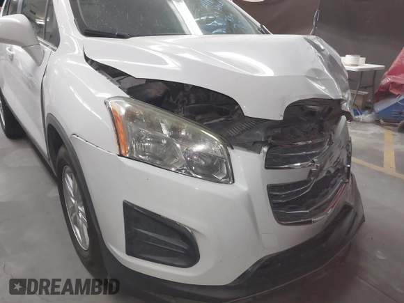 2016 Chevrolet Trax LT z VIN 3GNCJLSB8GL152879, wystawiony jako IAAI lot #42111415 z przebiegiem 85 445 mil mil oraz . Historia ofert i sprzedaży dostępna na DreamBid. Obrazek 6.