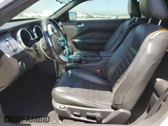 2008 Ford Mustang Deluxe with VIN 1ZVHT84N685115938, listed as a Copart auction lot 55597055 with 158,590 mi miles and Clean title. Bid and sale history available at DreamBid. Image 7.