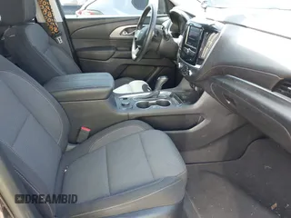2020 Chevrolet Traverse LS z VIN 1GNERFKW0LJ172972, wystawiony jako IAAI lot #42011302 z przebiegiem 90 799 mil mil oraz . Historia ofert i sprzedaży dostępna na DreamBid. Obrazek 5.
