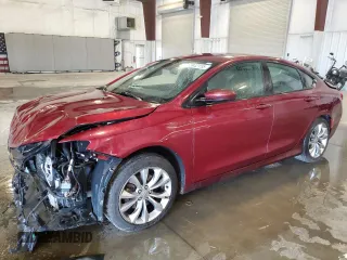 2015 Chrysler 200 S z VIN 1C3CCCBB0FN698470, wystawiony jako Copart lot #63942155 z przebiegiem 82 129 mil mil oraz Szkoda całkowita • Salvage title. Historia ofert i sprzedaży dostępna na DreamBid. Obrazek 1.