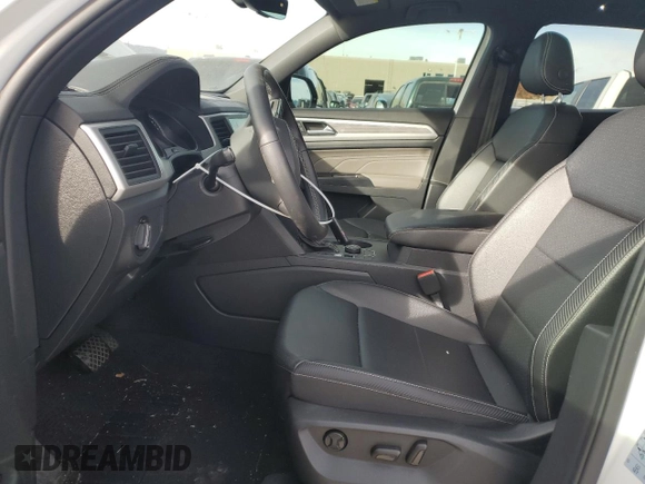 2021 Volkswagen Atlas SE z VIN 1V2KE2CA0MC203869, wystawiony jako Copart lot #81821024 z przebiegiem 30 354 mil mil oraz Szkoda całkowita • Salvage title. Historia ofert i sprzedaży dostępna na DreamBid. Obrazek 7.