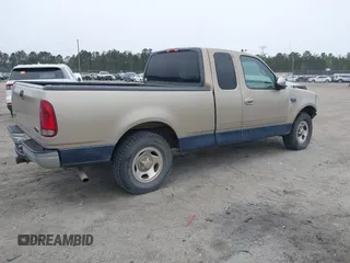 2000 Ford F-150 XL с VIN 1FTRX17L1YNA50543, выставлен на аукционе IAAI как лот 41864001 с пробегом 251 925 миль миль и . История ставок и продаж доступна на DreamBid. Изображение 4.