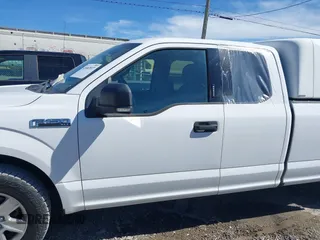 2018 Ford F-150 XL z VIN 1FTFX1C57JKF08037, wystawiony jako IAAI lot #41683537 z przebiegiem 195 633 mil mil oraz . Historia ofert i sprzedaży dostępna na DreamBid. Obrazek 14.