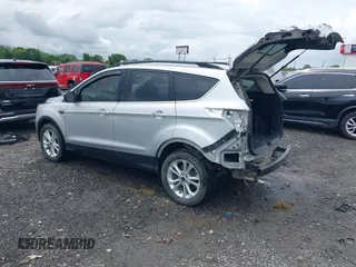 2018 Ford Escape SE с VIN 1FMCU0GD2JUC50470, выставлен на аукционе IAAI как лот 42172121 с пробегом 103 357 миль миль и . История ставок и продаж доступна на DreamBid. Изображение 3.
